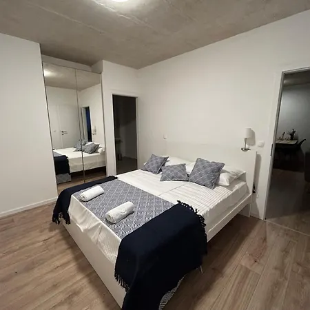 Apartment Twenty-punat